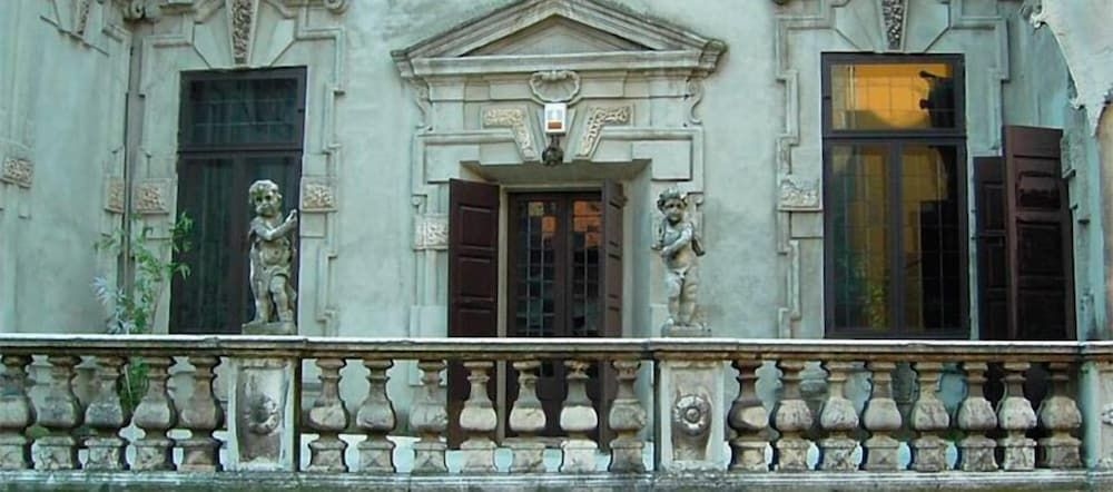 Palazzo Arrivabene B&B0