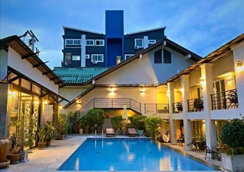 โรงแรมคาลิปโซ่ ป่าตอง (Calypso Patong Hotel)0