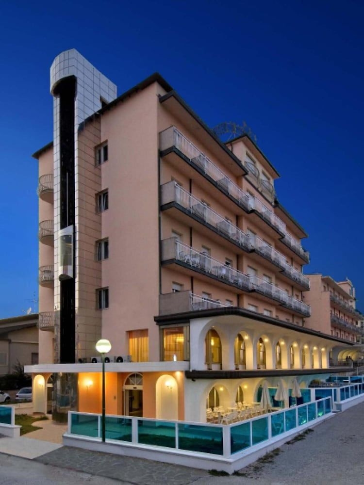 Hotel Mayflower1