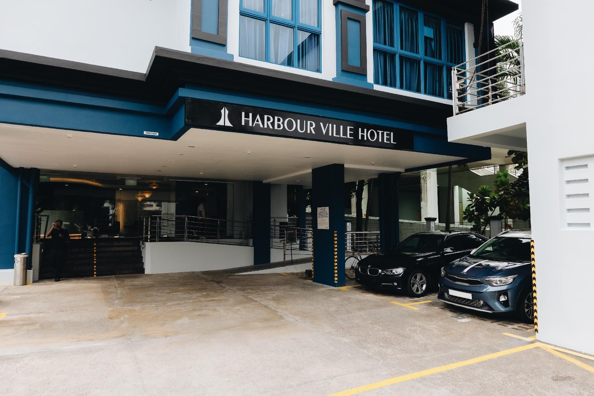 โรงแรมฮาร์เบอร์ วิลล์ (Harbour Ville Hotel)0