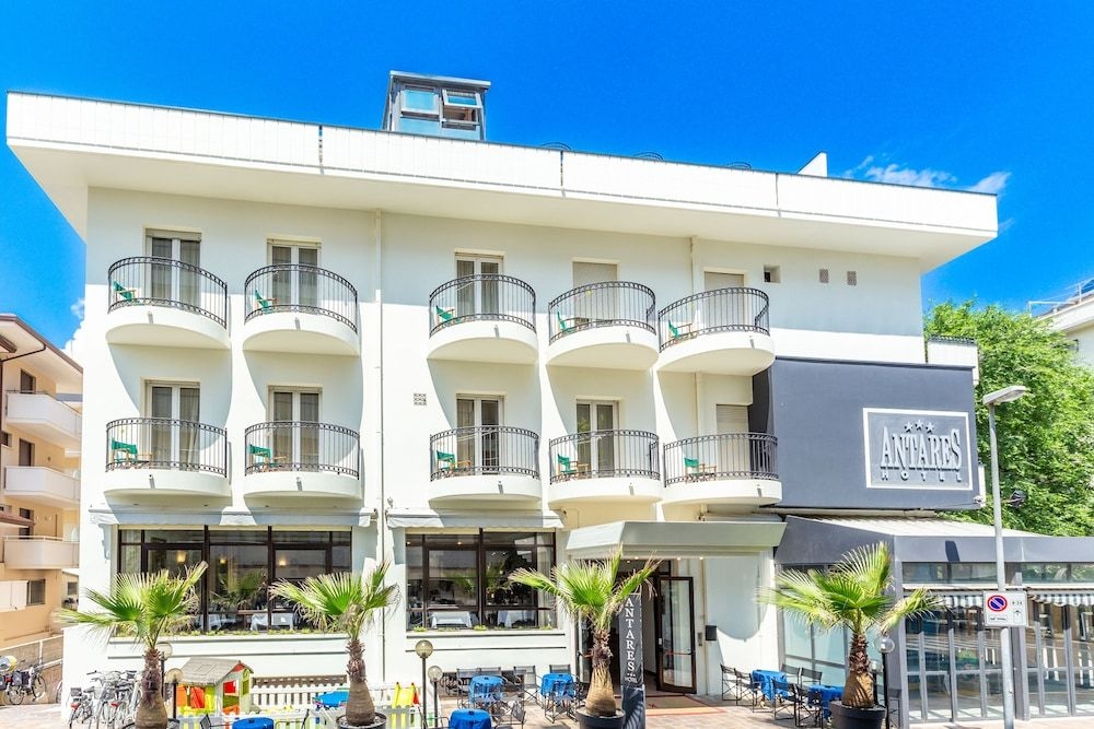 Hotel Antares0