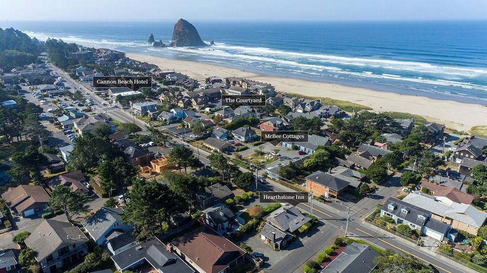 Cannon Beach Hotel1