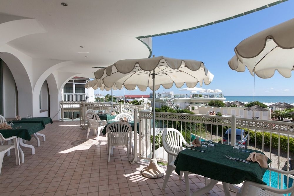 Hotel Negresco2