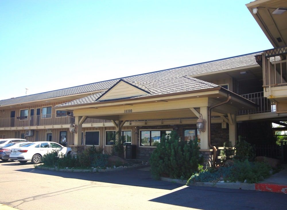 Affordable Inn Denver West3