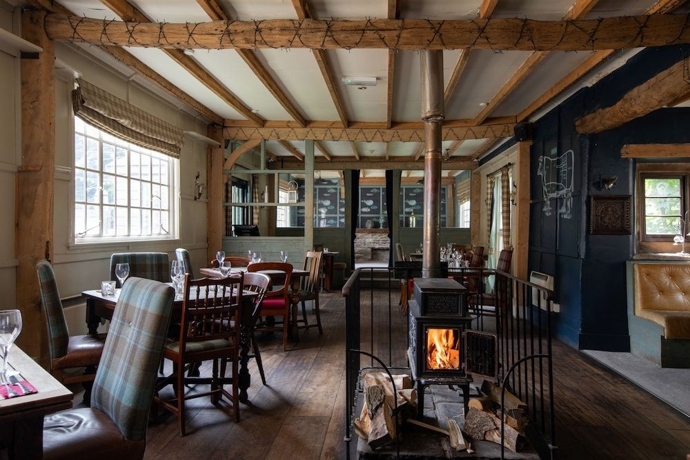 The White Hart4