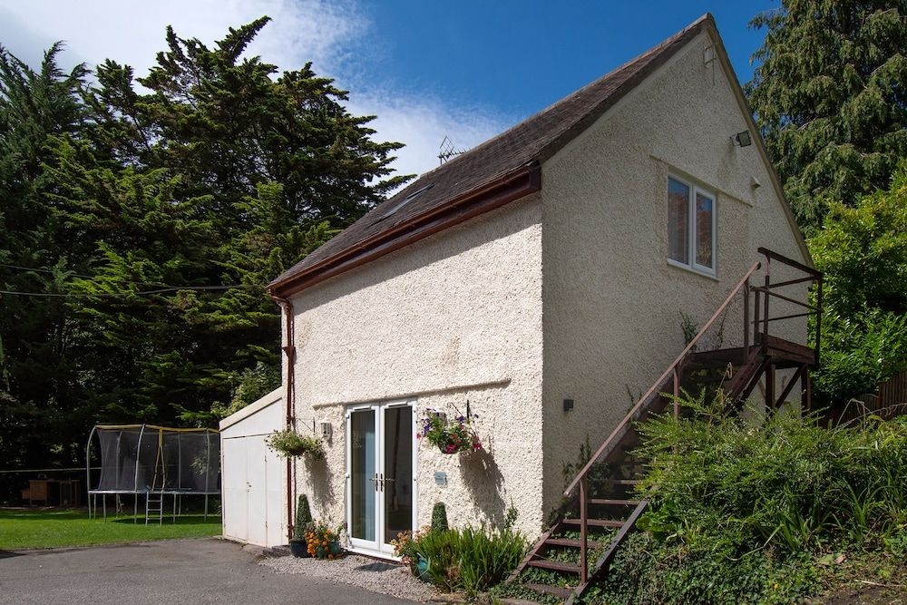 The Coachhouse0
