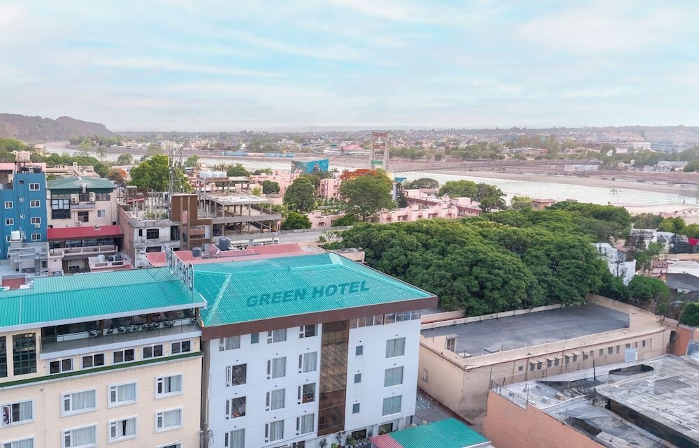 Green Hotel0