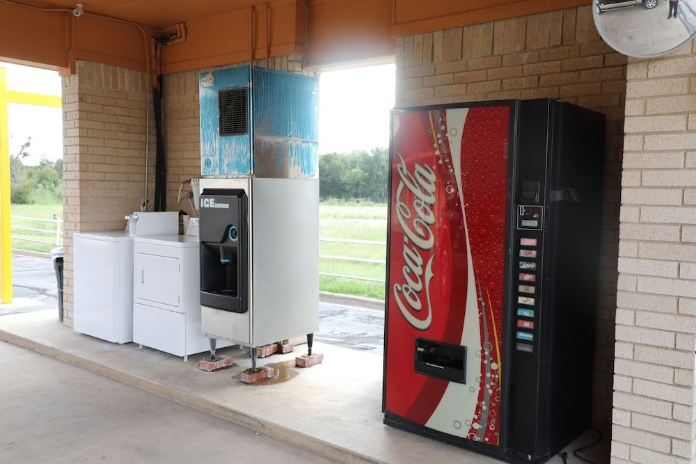 Knights Inn and Suites Stephenville4