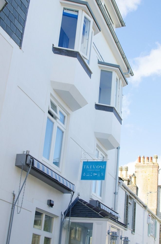 Trevose Harbour House2