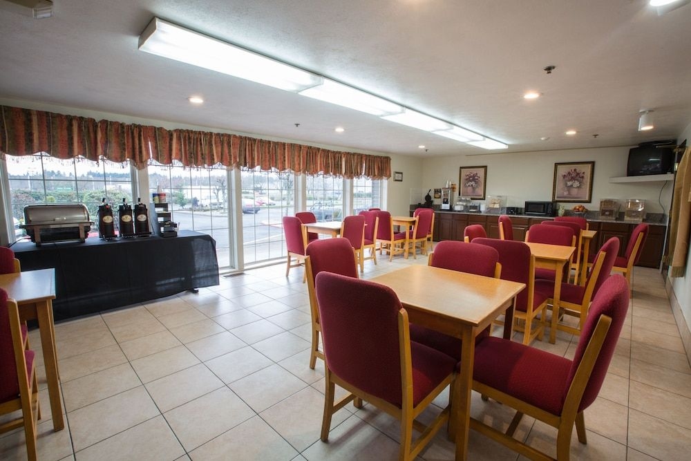 Quality Inn & Suites4