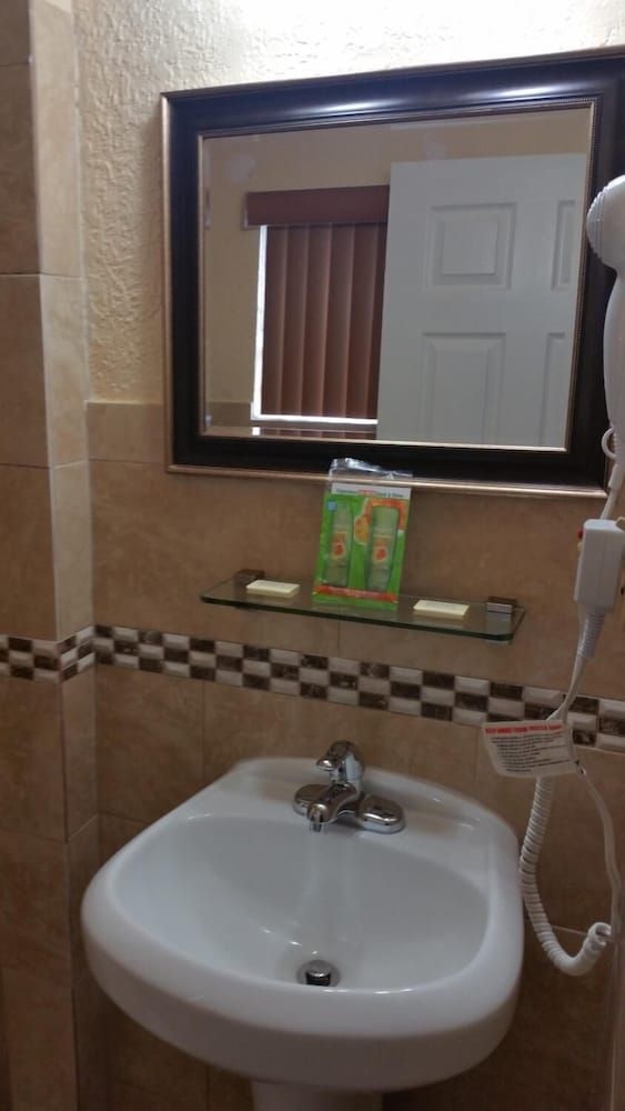Palms Inn4