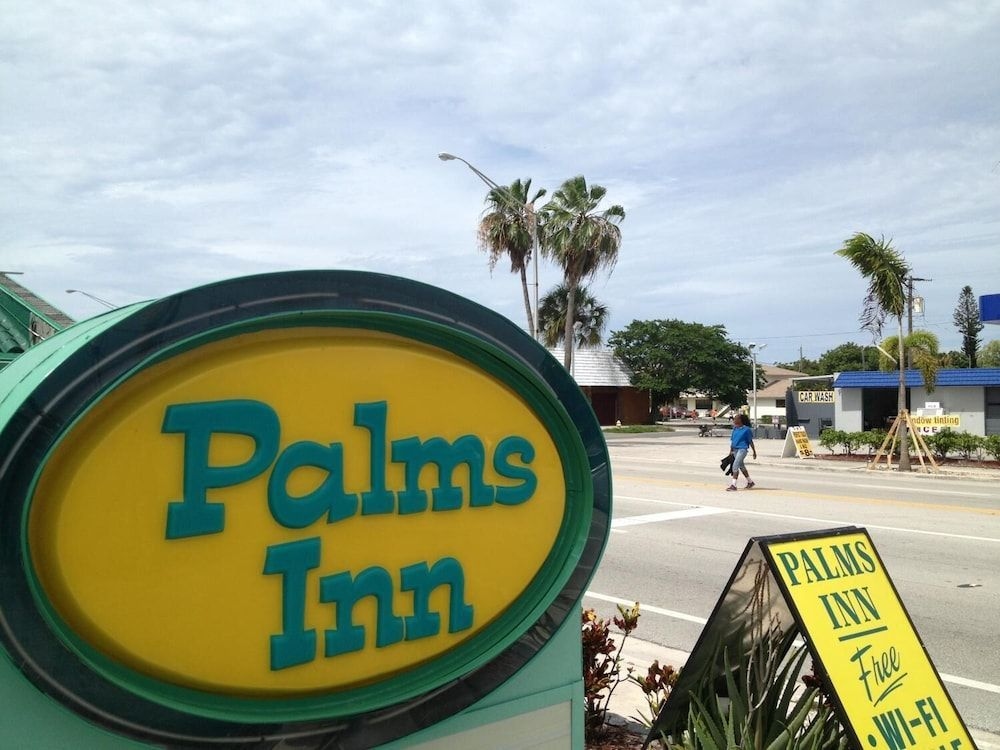 Palms Inn0