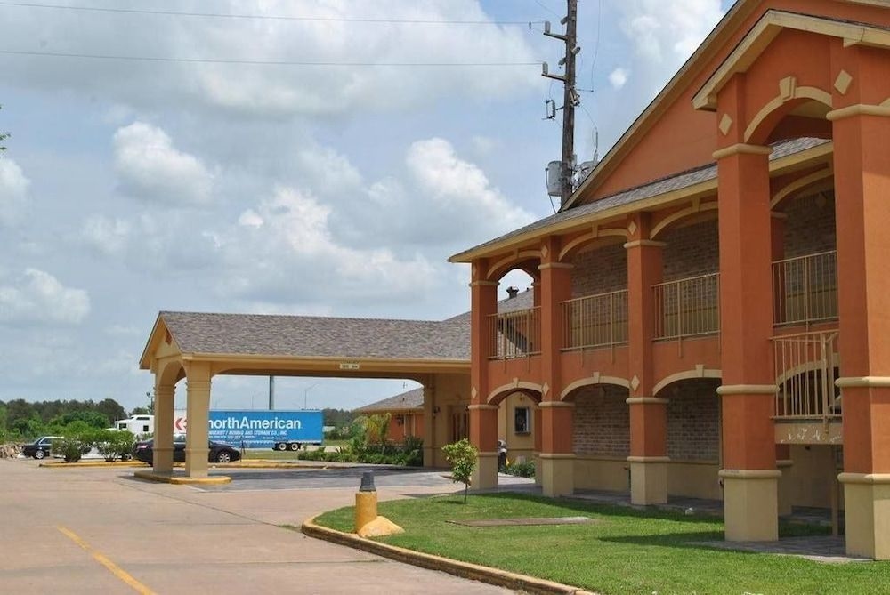 Executive Inn Brookshire4