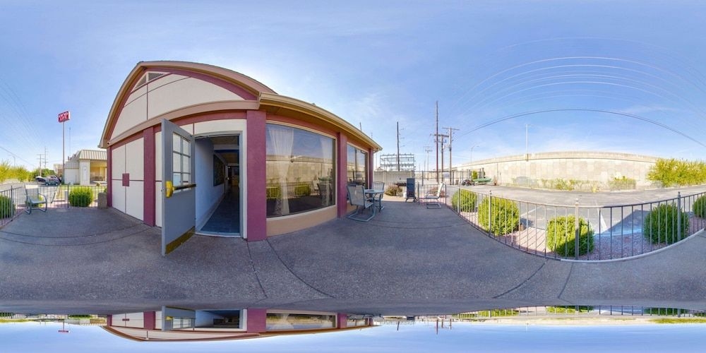 HomeLife Studios & Suites0