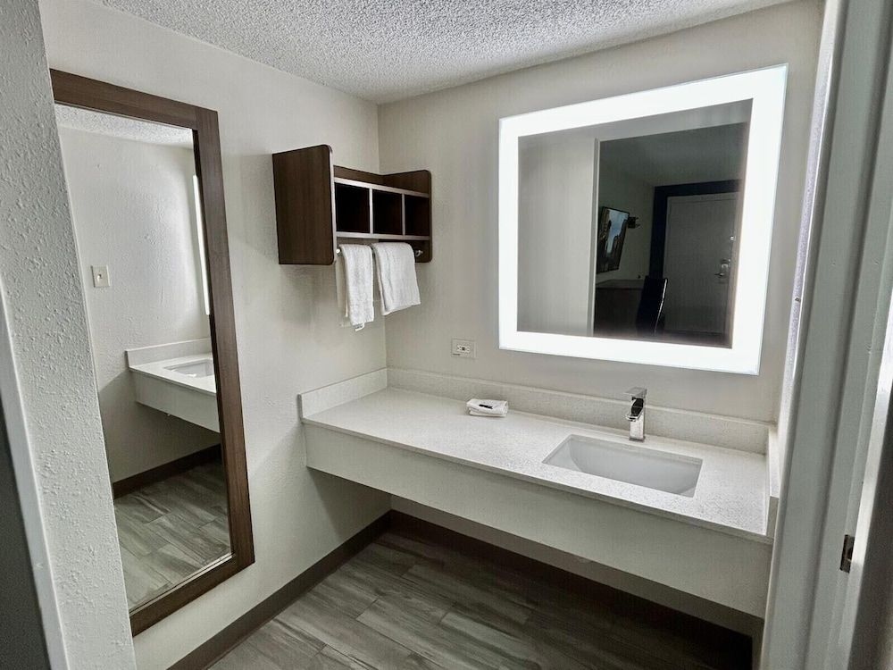 Parkway Inn1