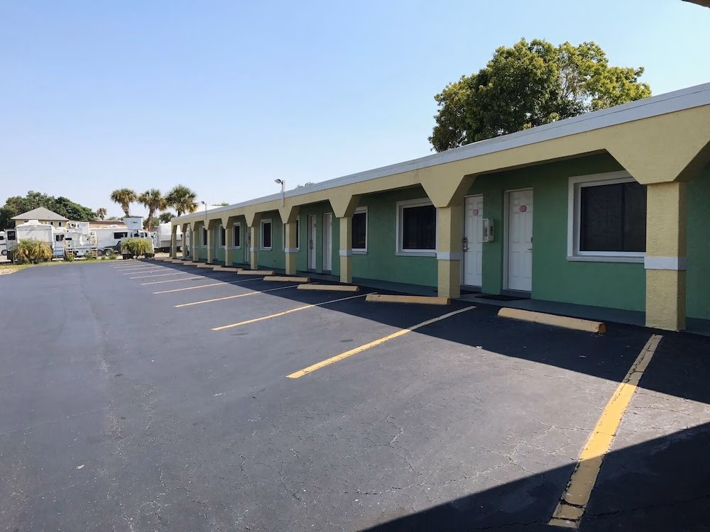 Apollo Inn0