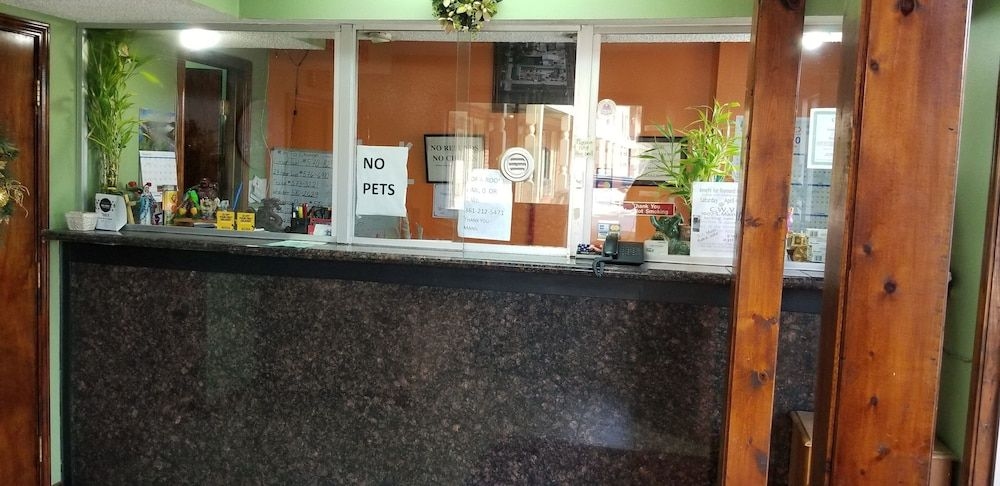 Executive Inn2