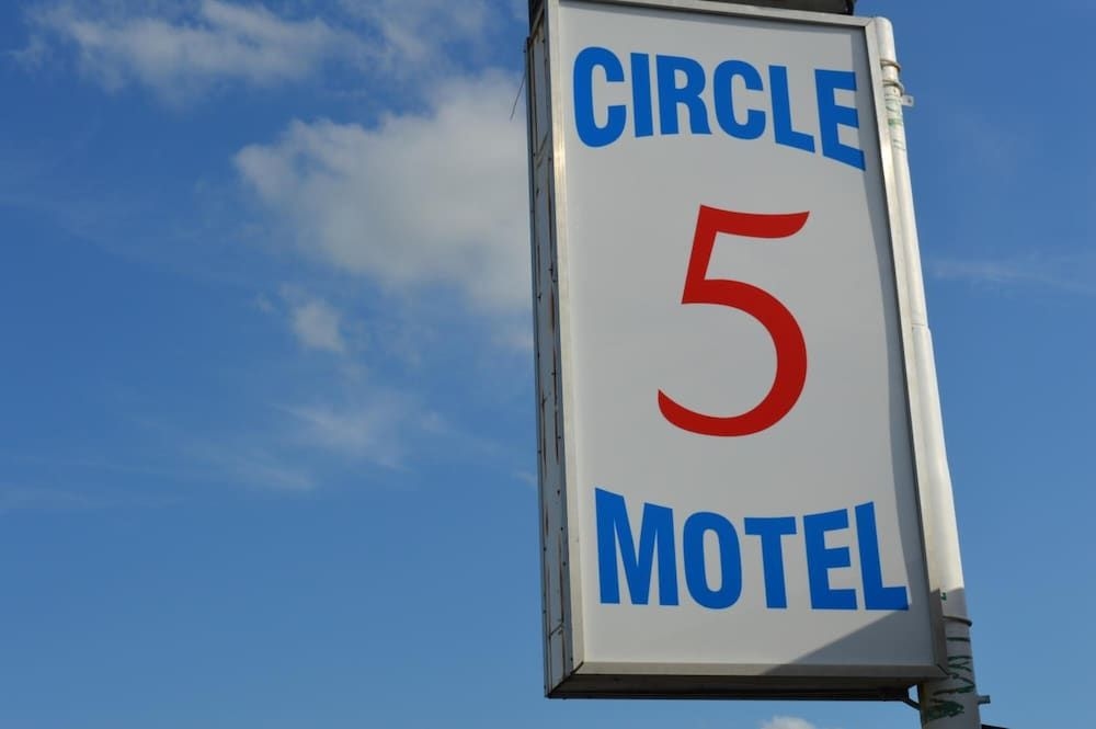 Circle 5 Motel1