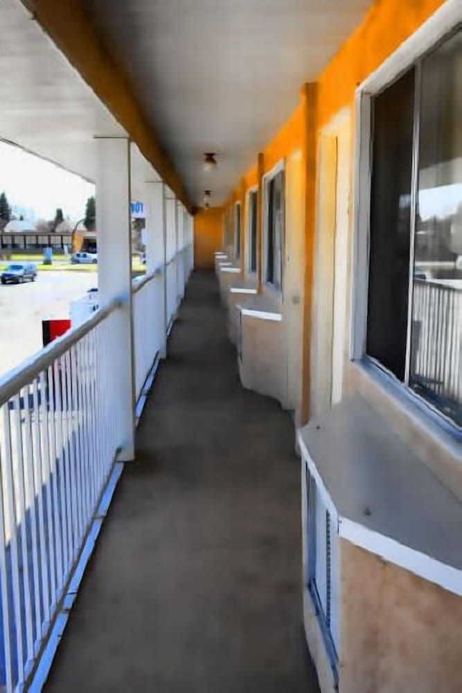 Circle 5 Motel4