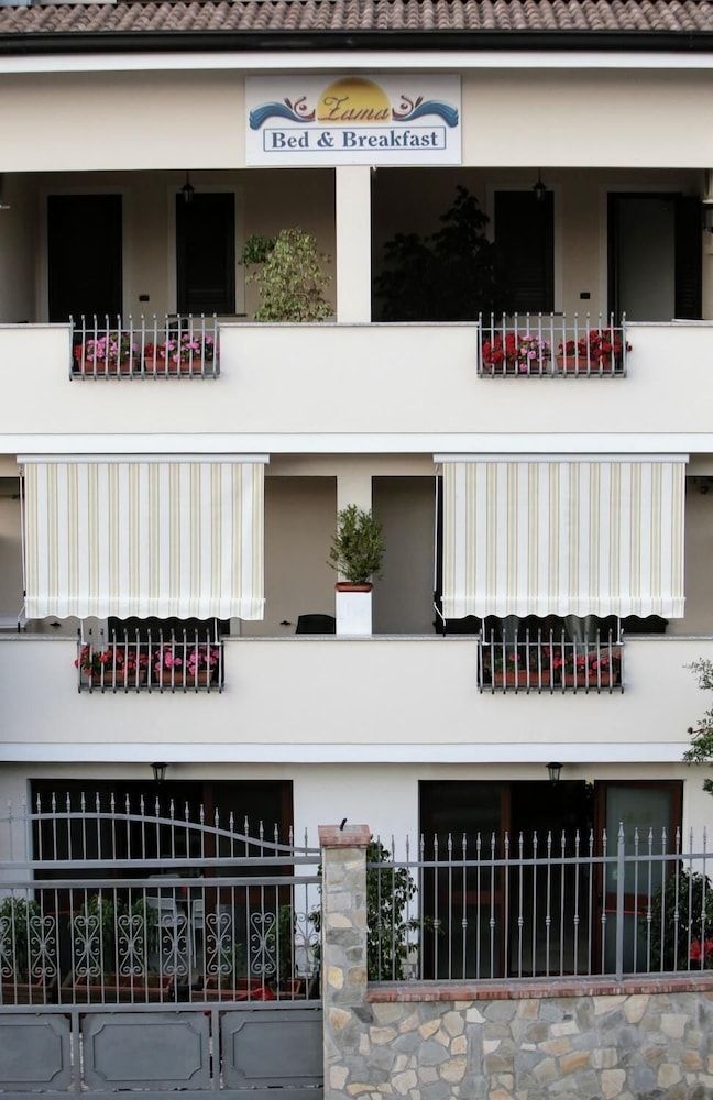 Zama Bed&Breakfast1