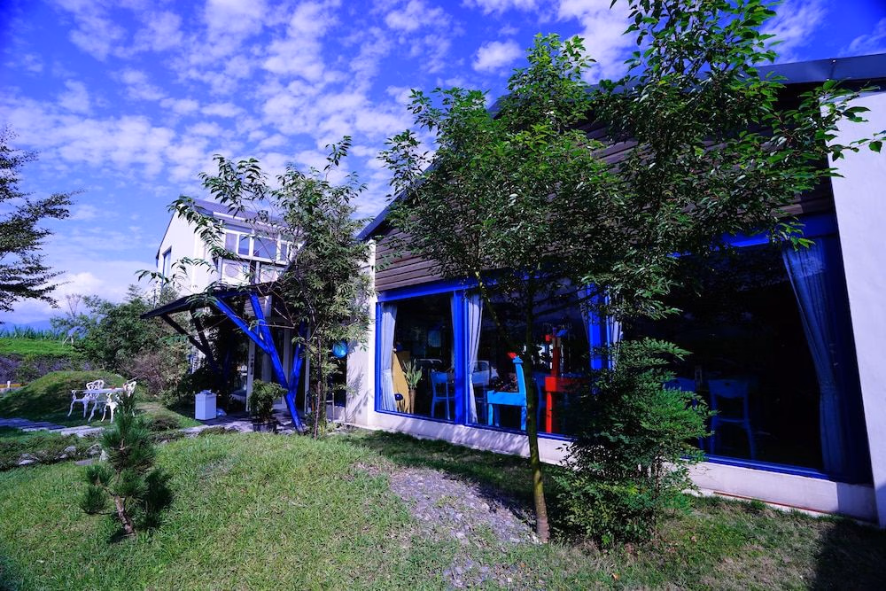 Follow Me designed B&B4