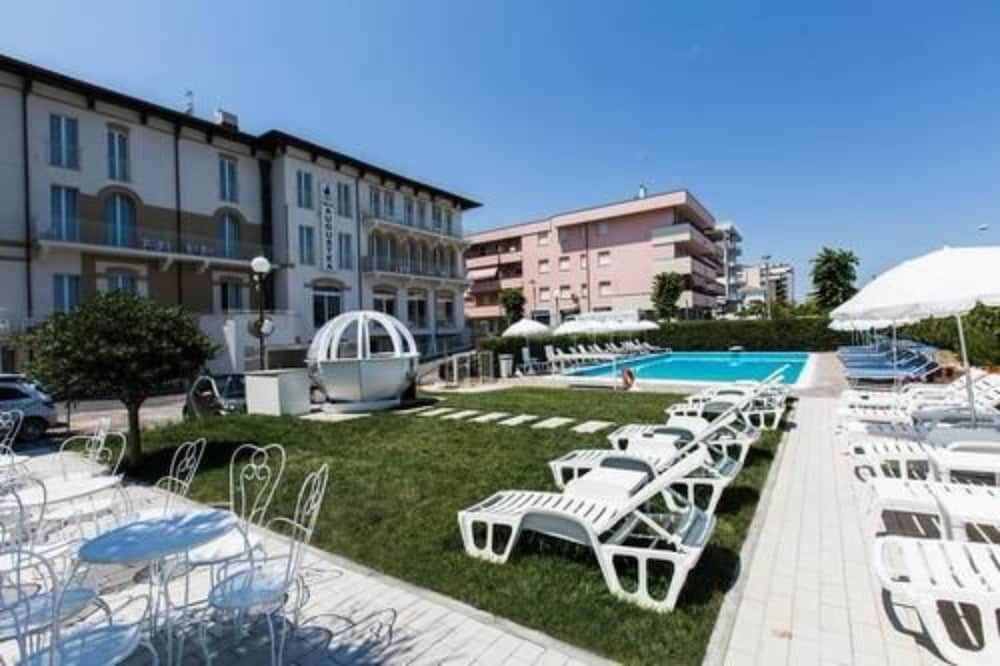 Hotel Augustea0