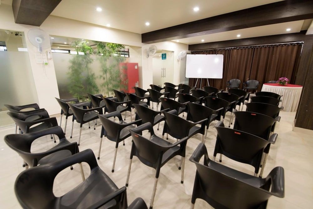 Hotel Suresh Inn3