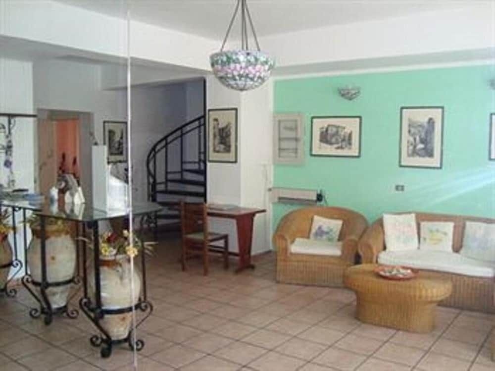 Hotel La Grotta3