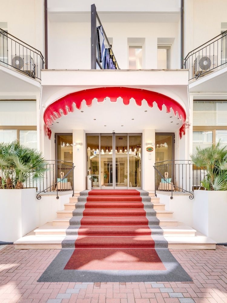 Hotel Manila2
