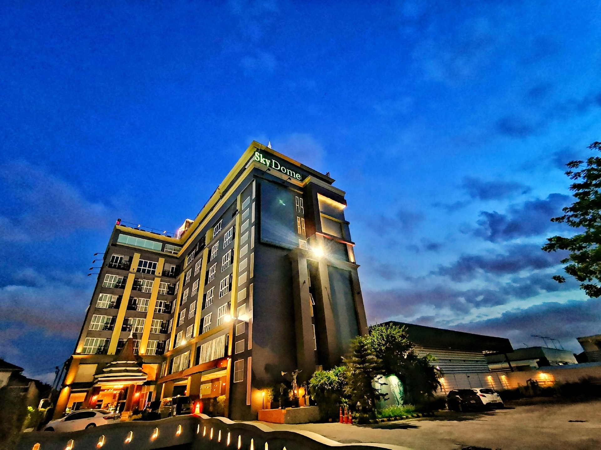 สกายโดม รีโซเทล (Sky Dome Resotel)0
