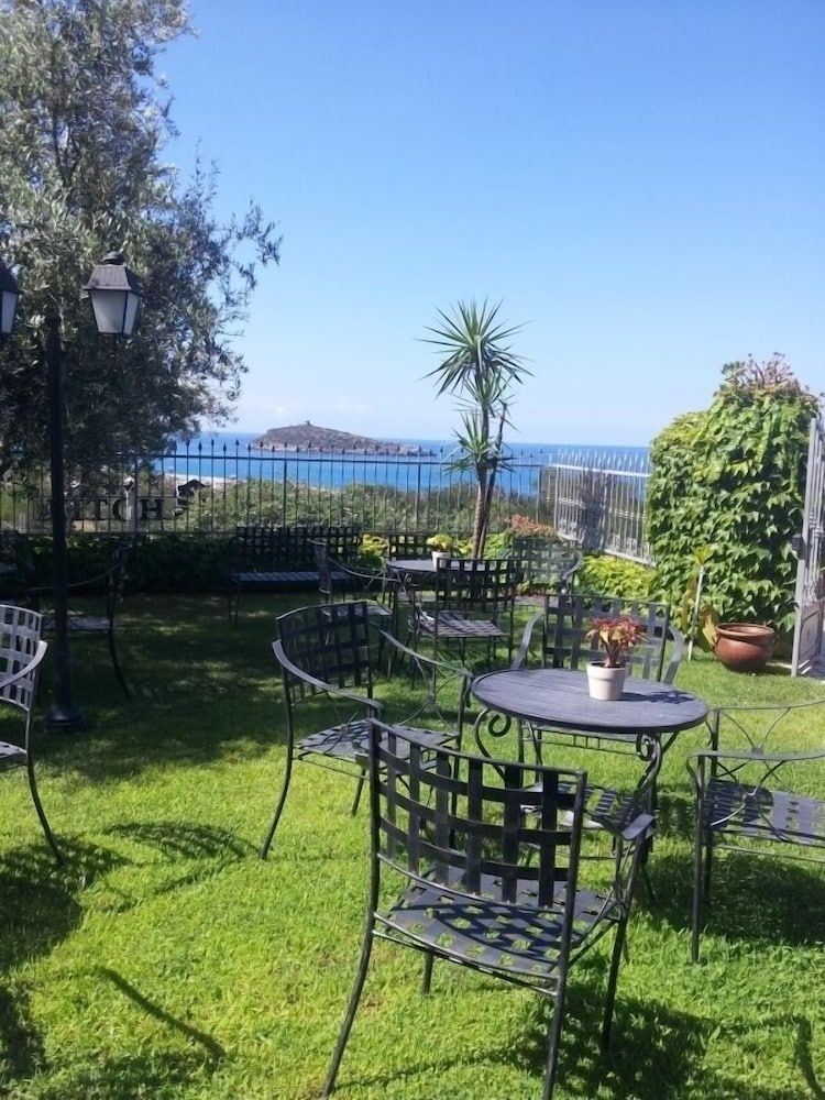 Hotel Villa Cerelis1