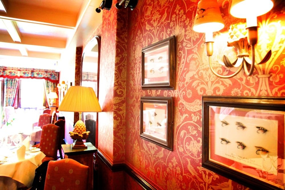 Burt's Hotel4