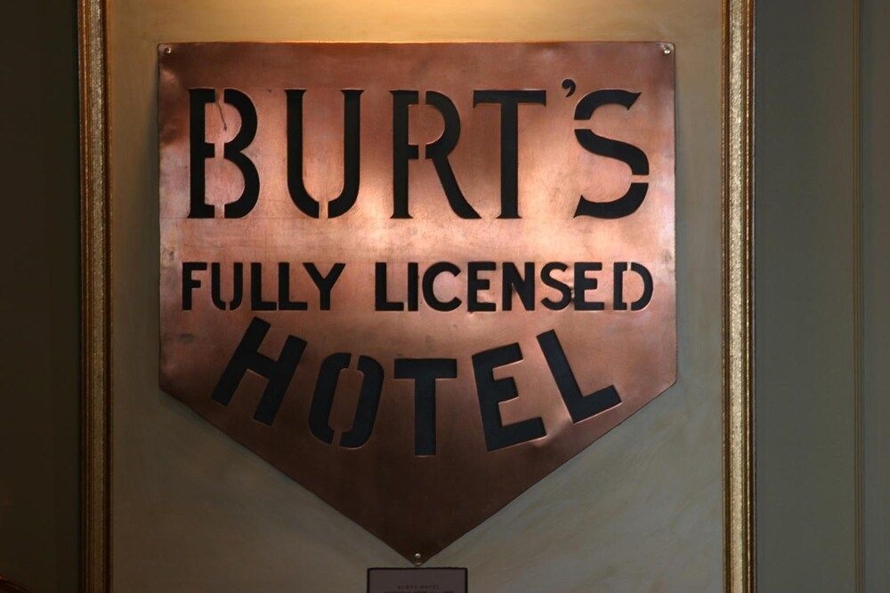 Burt's Hotel2