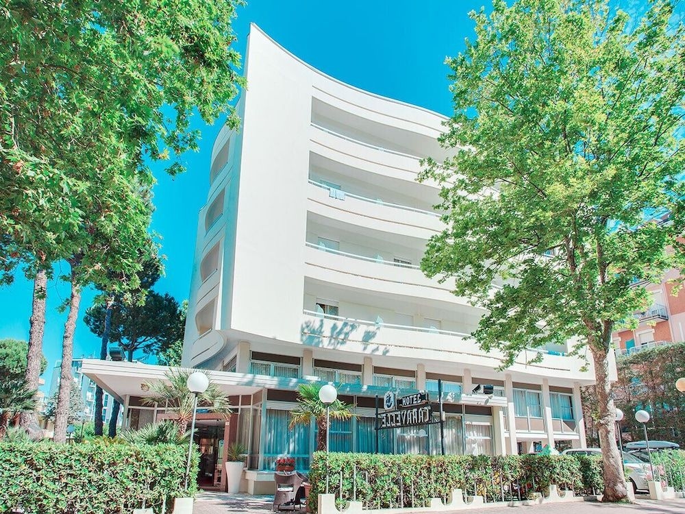 Hotel Caravelle0