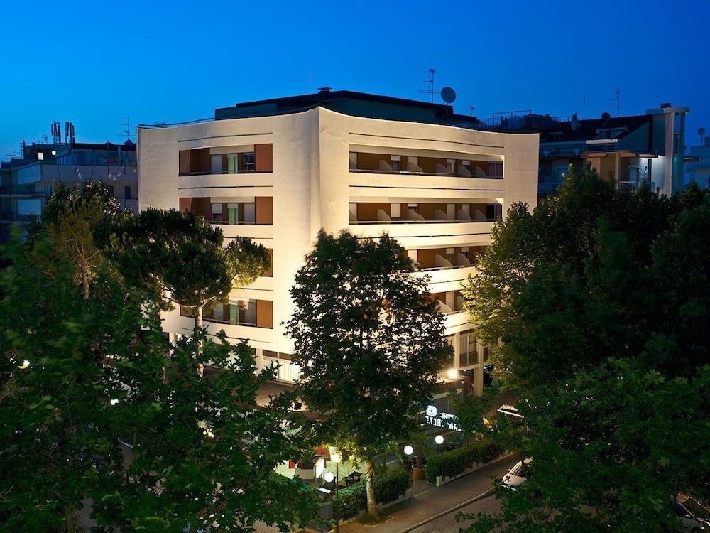 Hotel Caravelle2