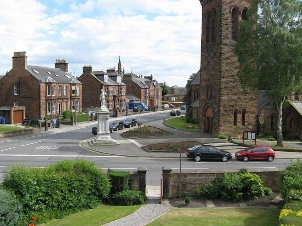 Dumfries Villa3