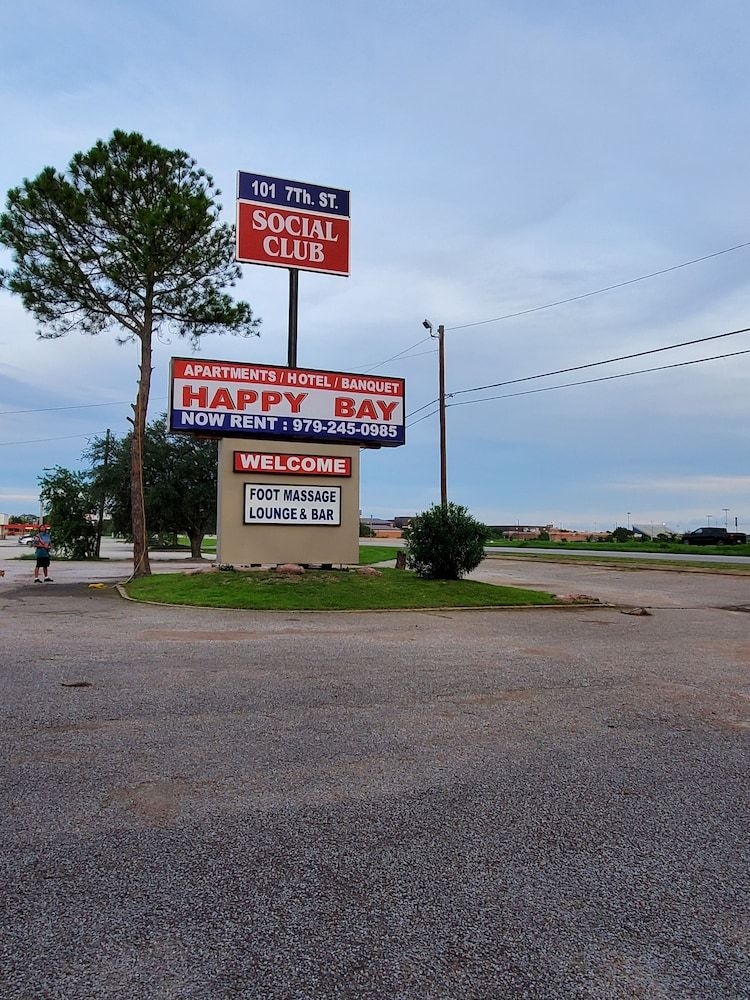 Bay City Inn3