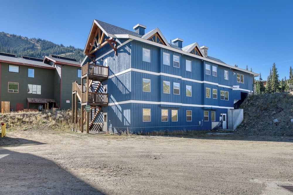 Apex Mountain Lodge2