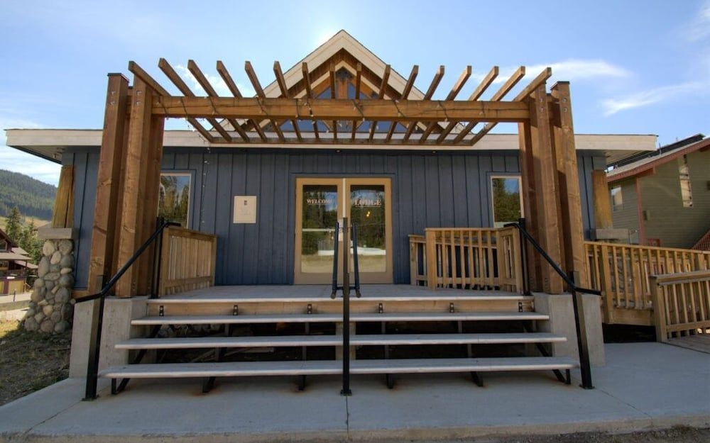 Apex Mountain Lodge4