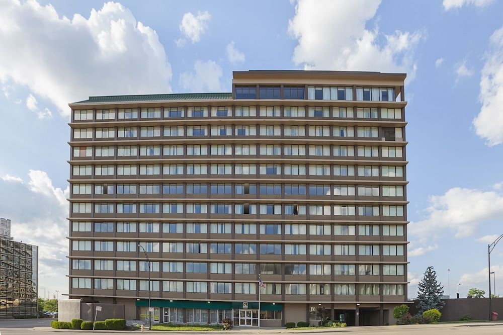 Quality Inn4