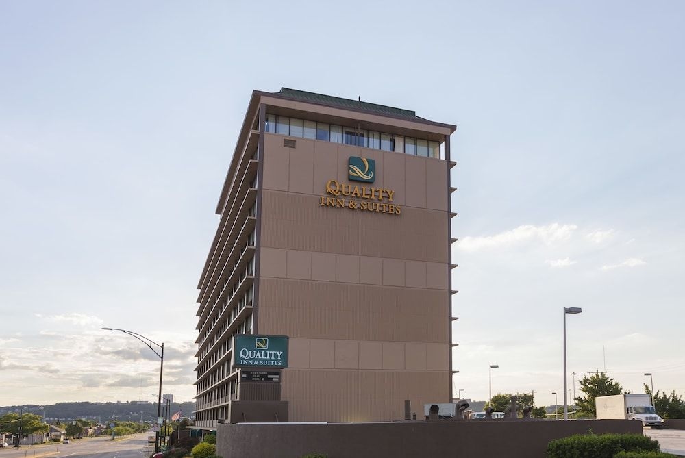 Quality Inn2