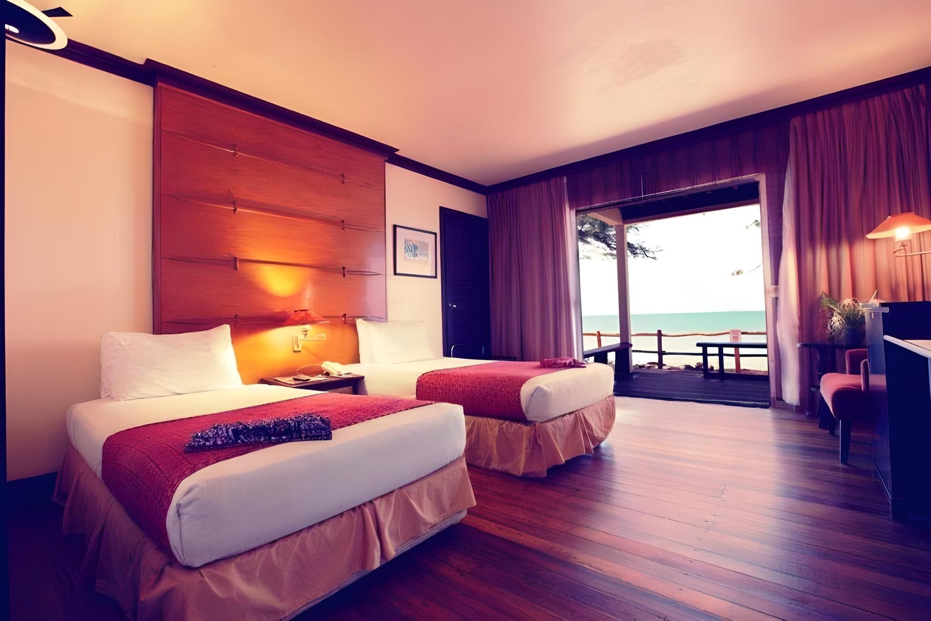 สุตรา บีช รีสอร์ท (Sutra Beach Resort)3