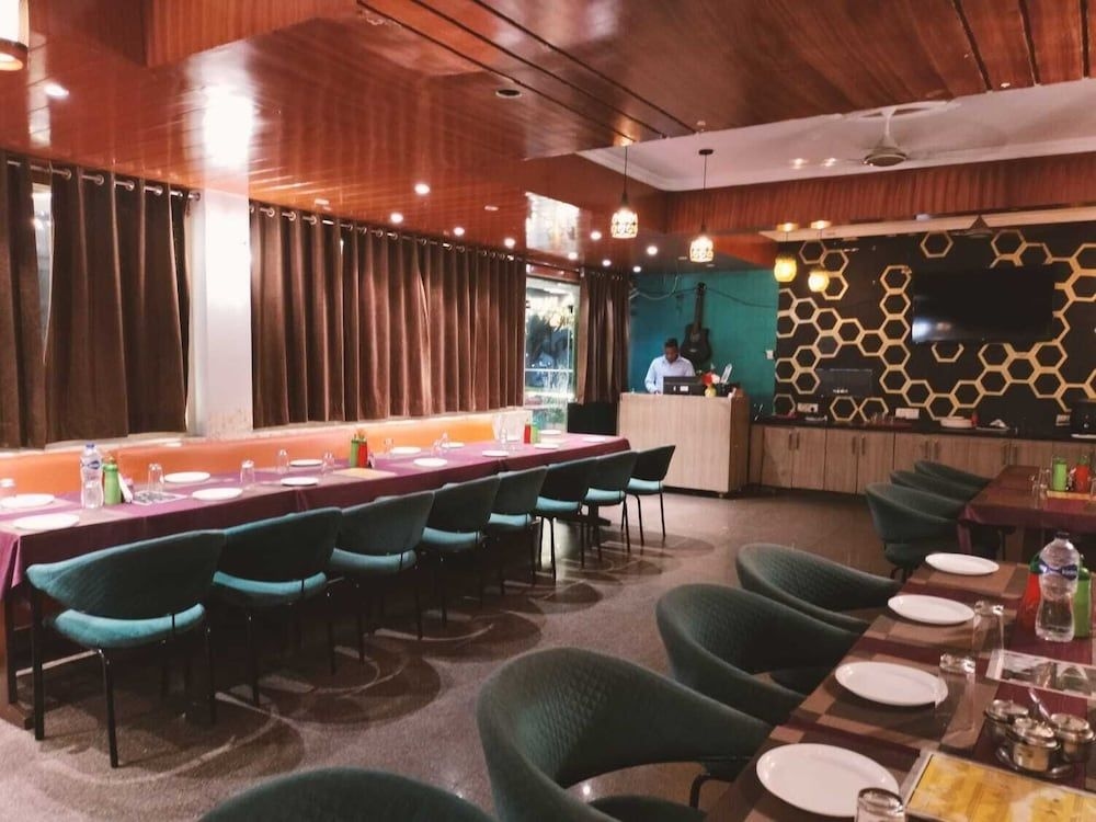 Hotel Jagat Inn0