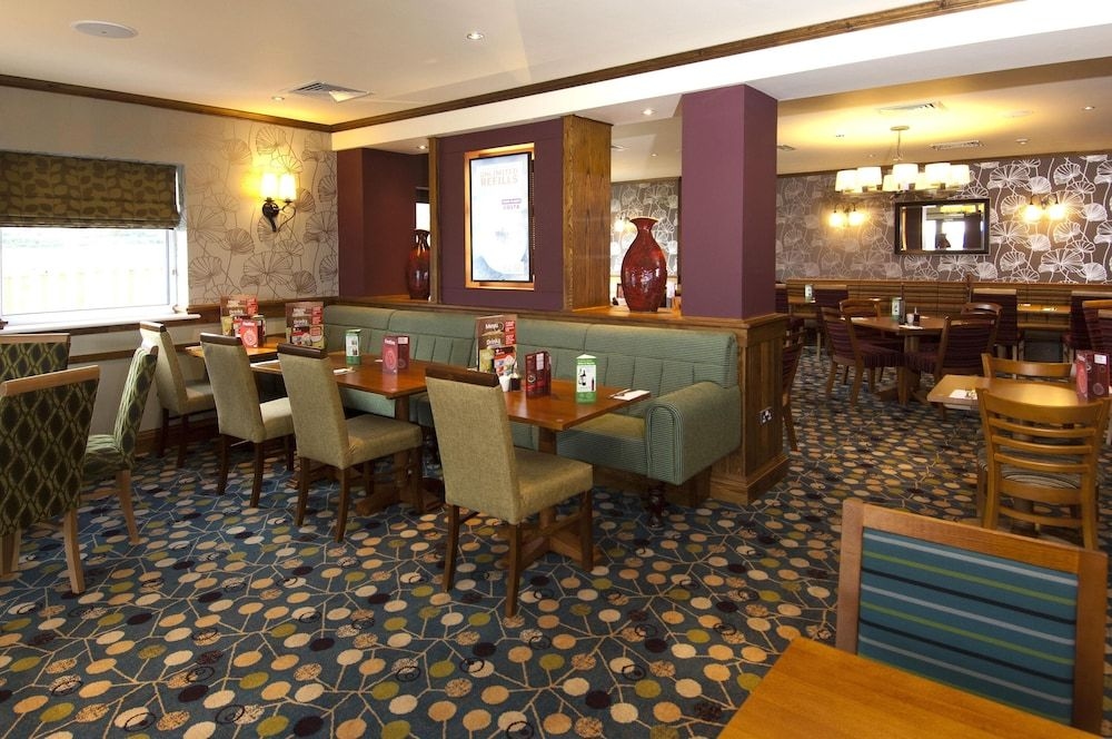 Premier Inn Exeter (M5 J29)4