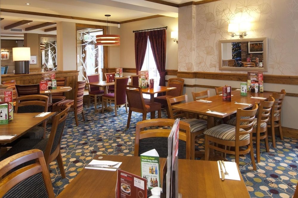 Premier Inn Exeter (M5 J29)3