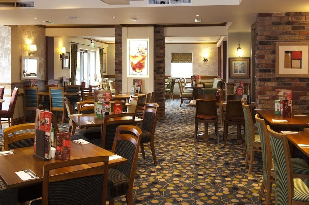 Premier Inn Exeter (M5 J29)2