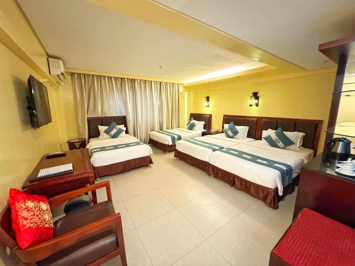 Golden Phoenix Hotel4