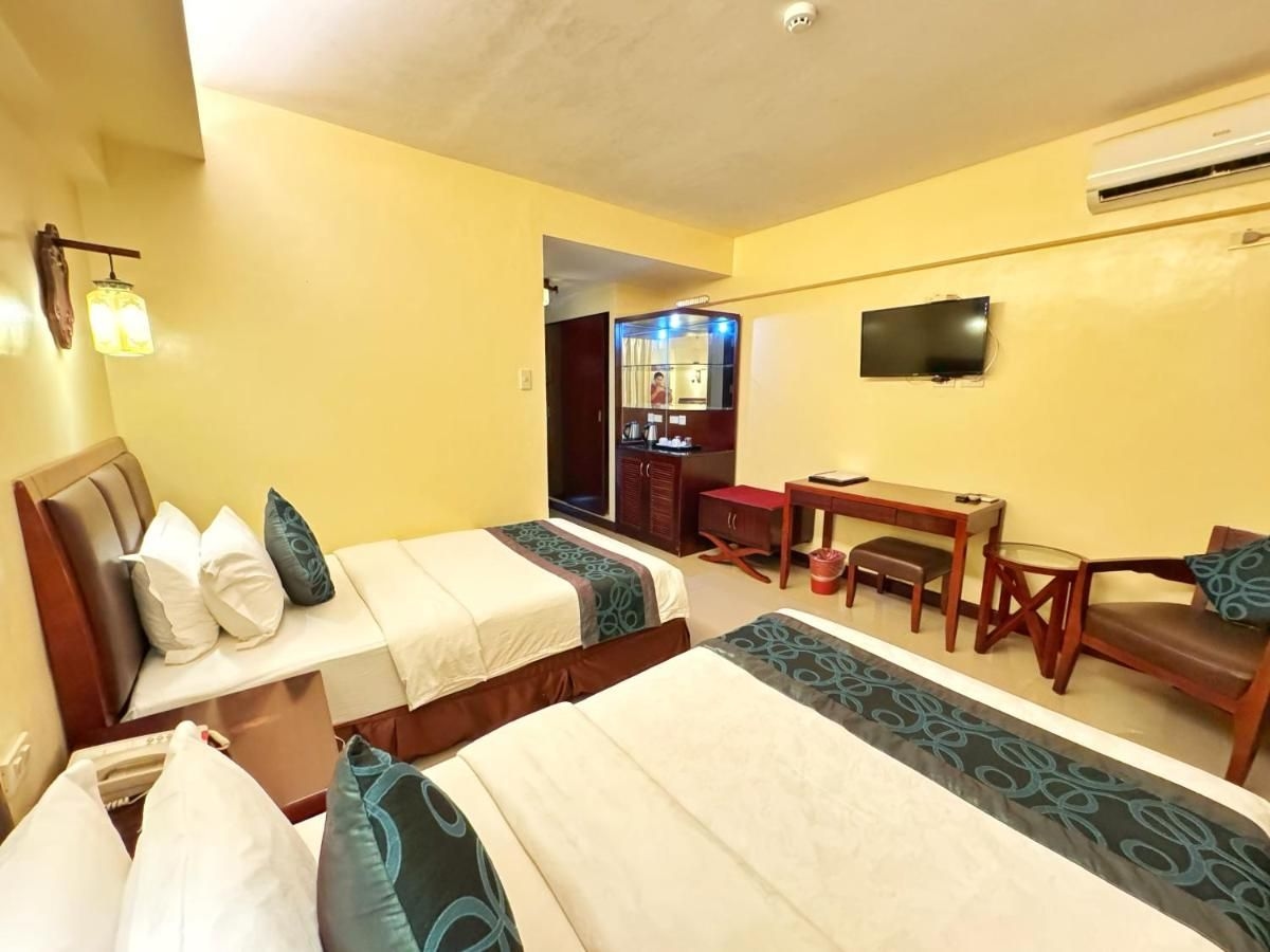 Golden Phoenix Hotel2