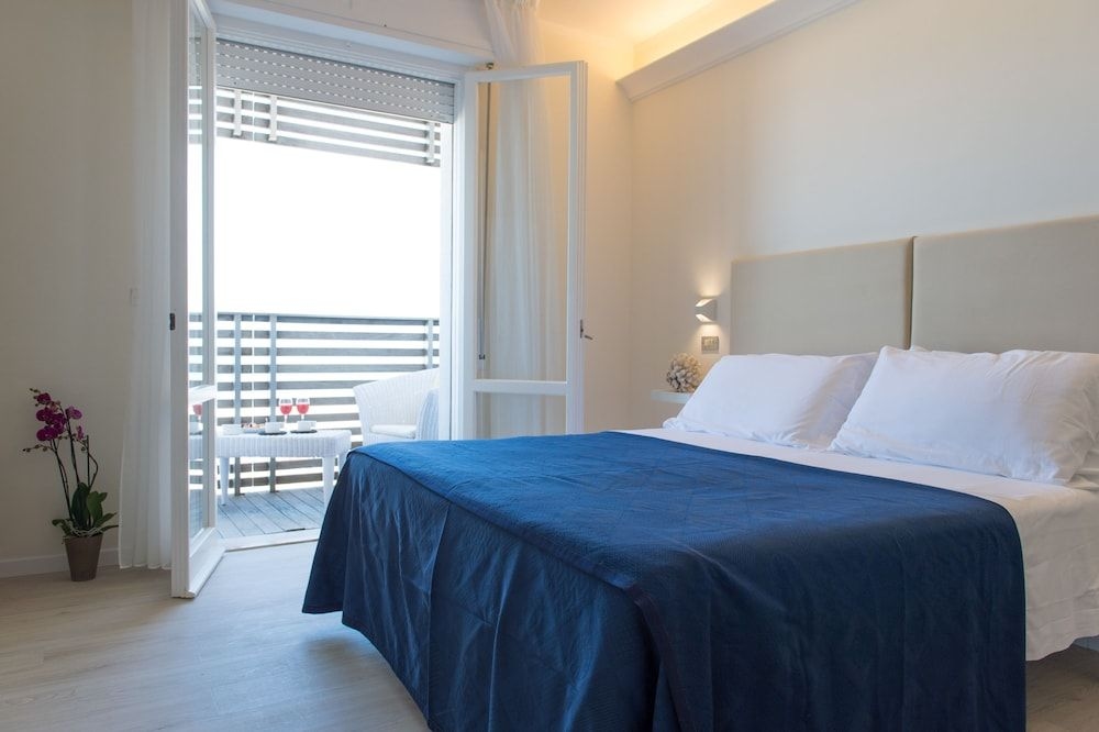 Hotel Kiss4