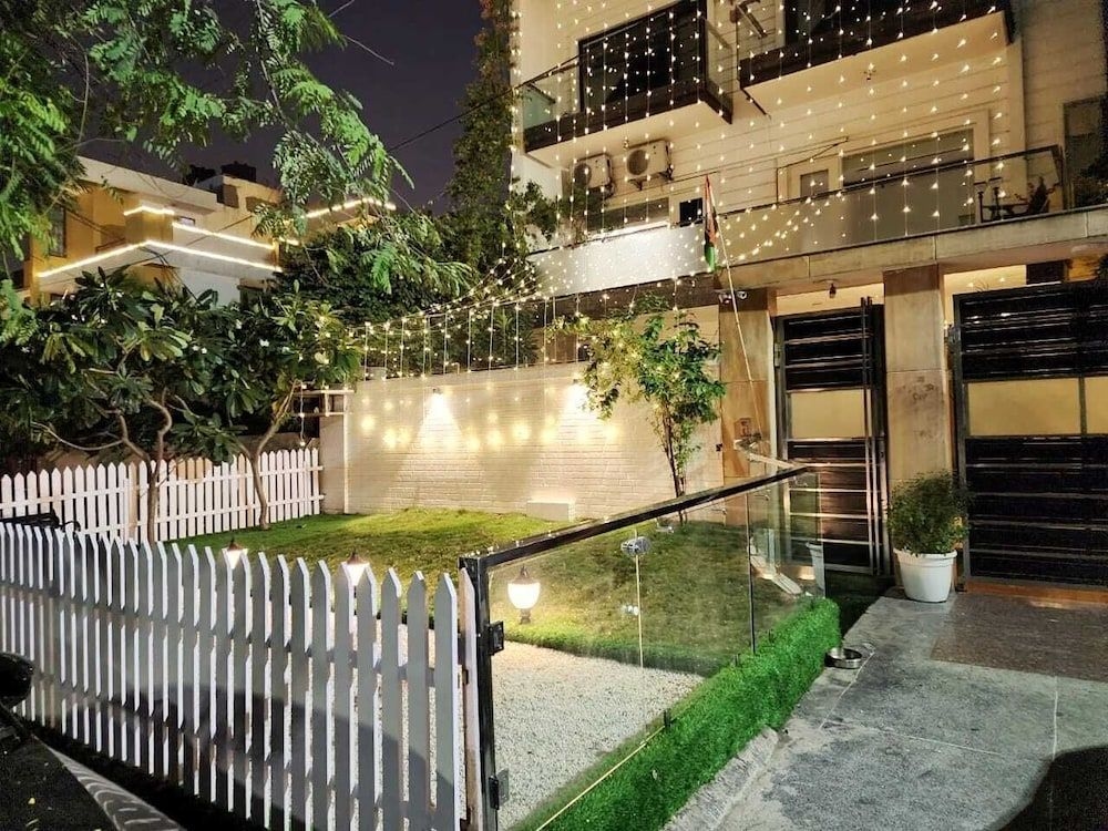 The G 8 Noida4